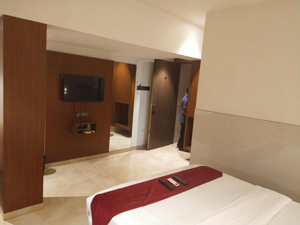 Hotel Monarch Express Near Karnala Sports Academy Panvel,Navi Mumbai Ngoại thất bức ảnh